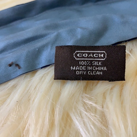 AUTHENTIC COACH WOMEN SCARF - Picture 3 of 3
